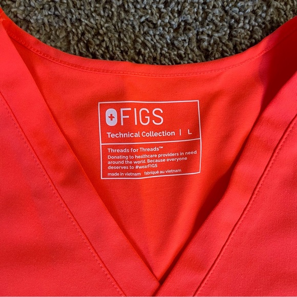 FIGS Scrub Set Fiery Coral Kade Cargo Pants Medium Catarina One Pocket Top Large - Picture 7 of 8